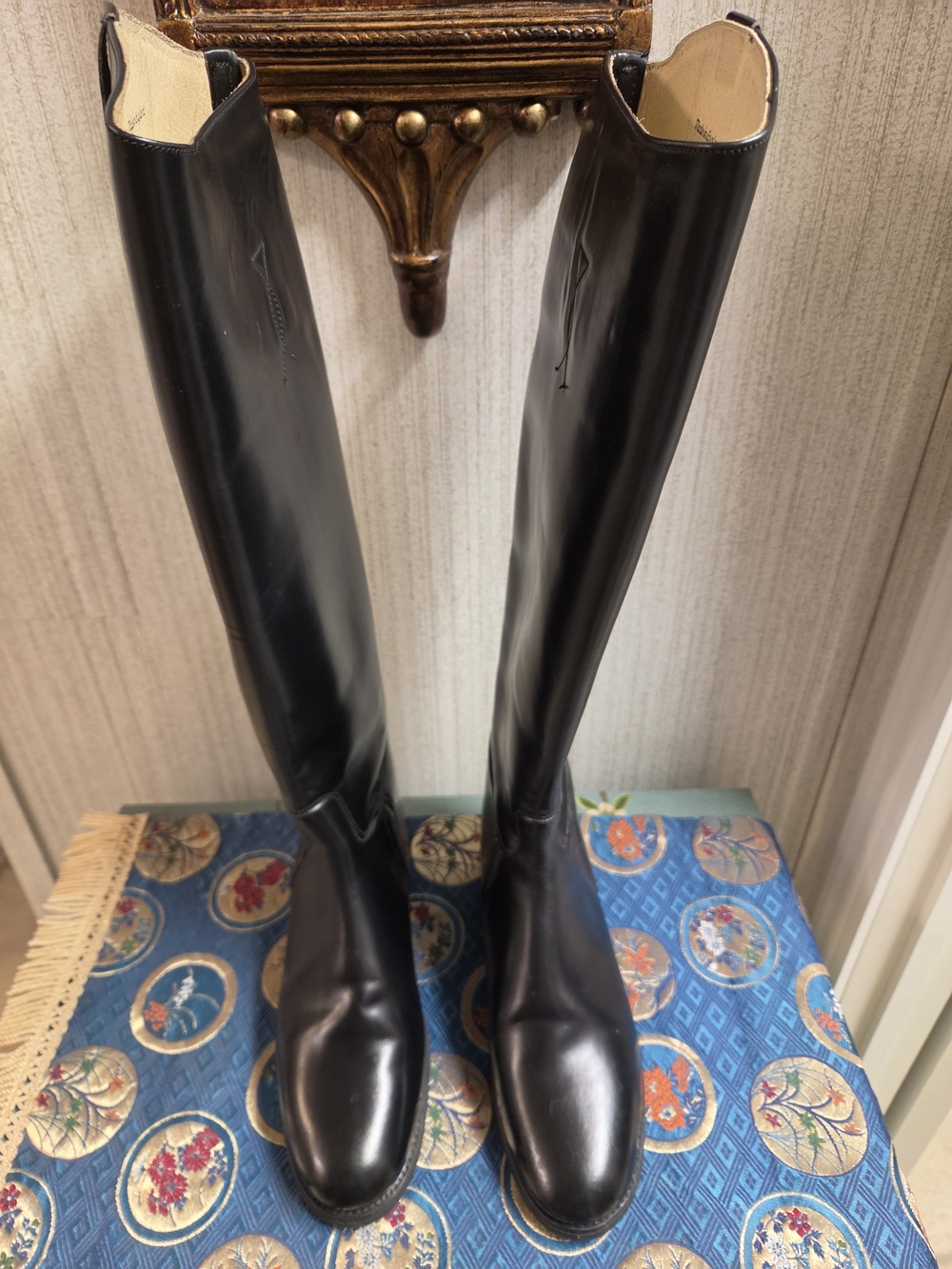 Tall Black Leather Riding Boots - Sleek Women's Knee-High Boot